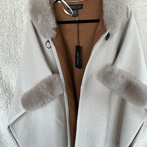 Rachel Zoe Elegant Gray Cape with Fur Accents